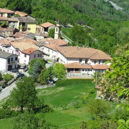 Ristorante Primula Bianca Hotel Varzi Exterior photo