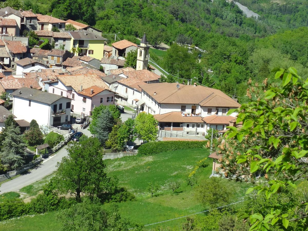 Ristorante Primula Bianca Hotel Varzi Exterior photo