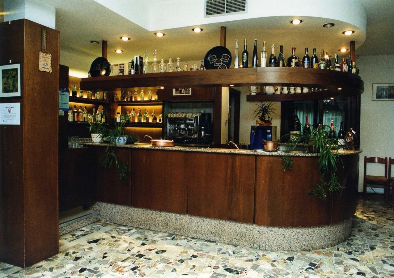 Ristorante Primula Bianca Hotel Varzi Exterior photo